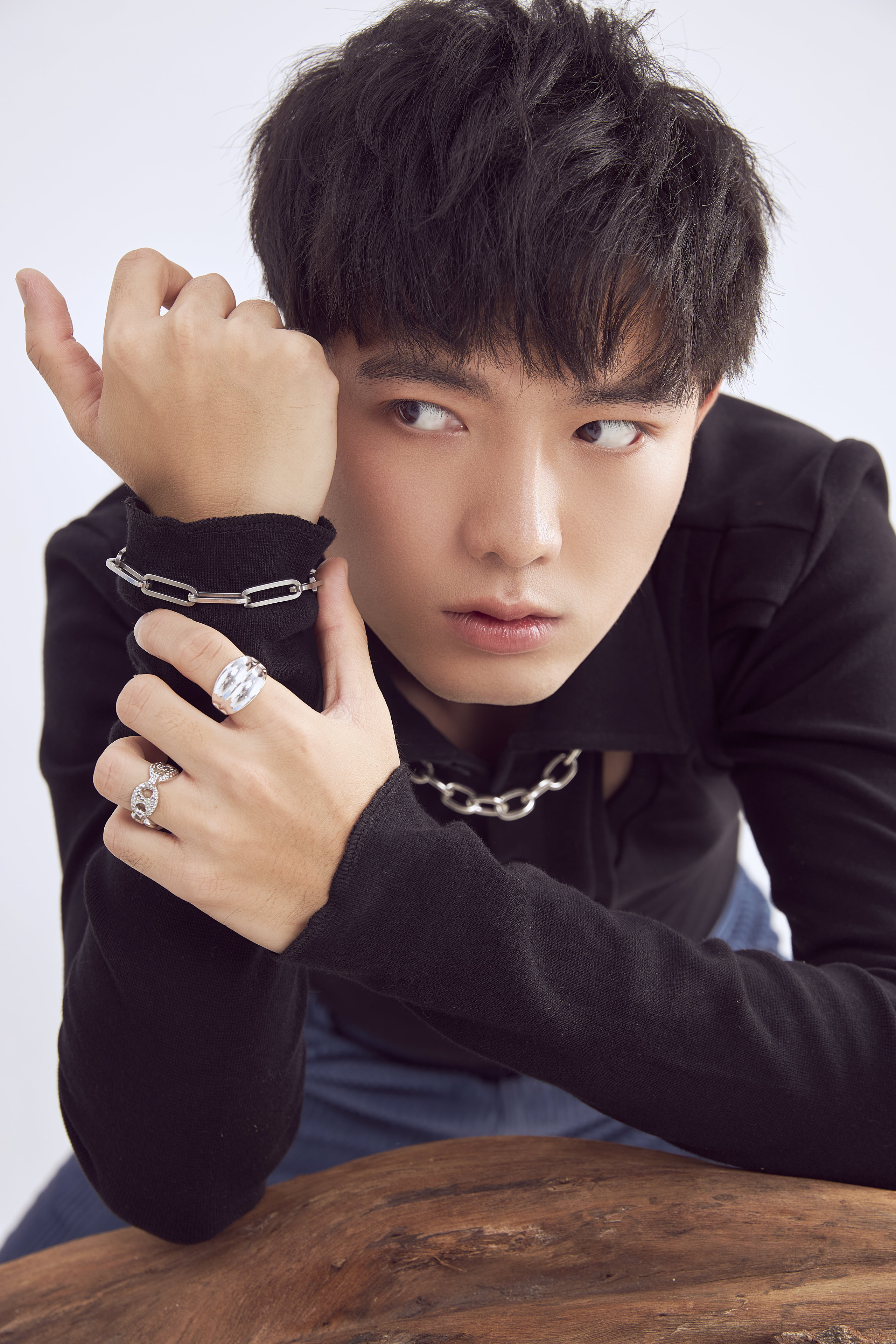 Bi Max: Ẩn số cực th&uacute; vị "V&ocirc; lăng t&igrave;nh y&ecirc;u", vừa kết đ&ocirc;i với Nam Em đ&atilde; bị "cưỡng h&ocirc;n" đến tận... 3 lần - Ảnh 7.