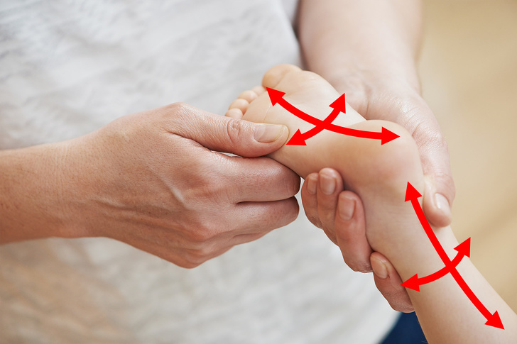 Cứ ngỡ con đi nhón chân là chuyện bình thường, ai ngờ đây lại là dấu hiệu cảnh báo sức khỏe của trẻ - Ảnh 1. Cứ ngỡ con đi nhón chân là chuyện bình thường, ai ngờ đây lại là dấu hiệu cảnh báo sức khỏe của trẻ - Ảnh 1.