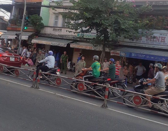 Nhân chứng bàng hoàng kể giây phút thanh niên 19 tuổi bị truy sát ở quán cà phê - Ảnh 1.