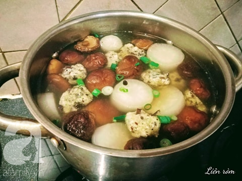 Mẹ Liên Ròm chia sẻ cách làm mọc chay và cách nấu bún mọc chay ngon cho ngày đầu tháng - Ảnh 11. Mẹ Liên Ròm chia sẻ cách làm mọc chay và cách nấu bún mọc chay ngon cho ngày đầu tháng - Ảnh 11.