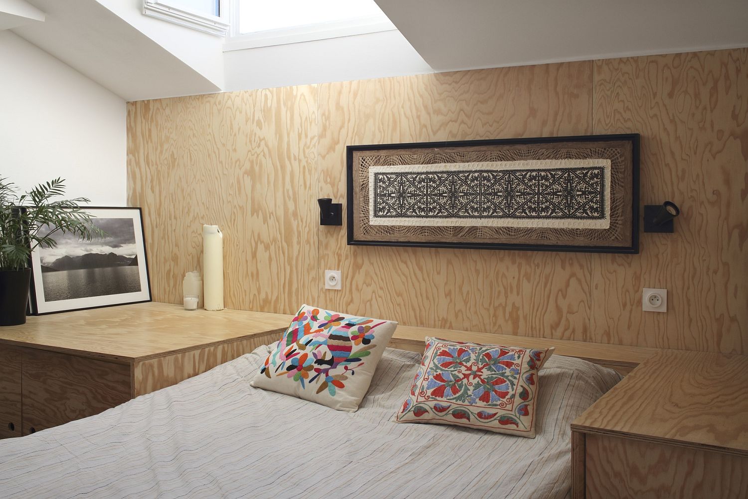 Căn hộ nhỏ làm từ gỗ cực xinh, biến nhà ở thành không gian trang trí trong từng góc nhỏ - Ảnh 12.