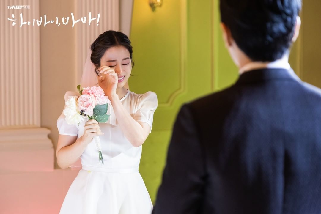Kim Tae Hee mặc váy cưới sau 3 năm kết hôn  Sao Châu Á  ZINGNEWSVN