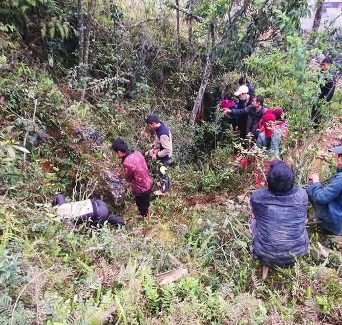 Phát hiện thêm 1 thi thể nữ giới dưới “hố tử thần” sâu 100m tại Hà Giang - Ảnh 1.