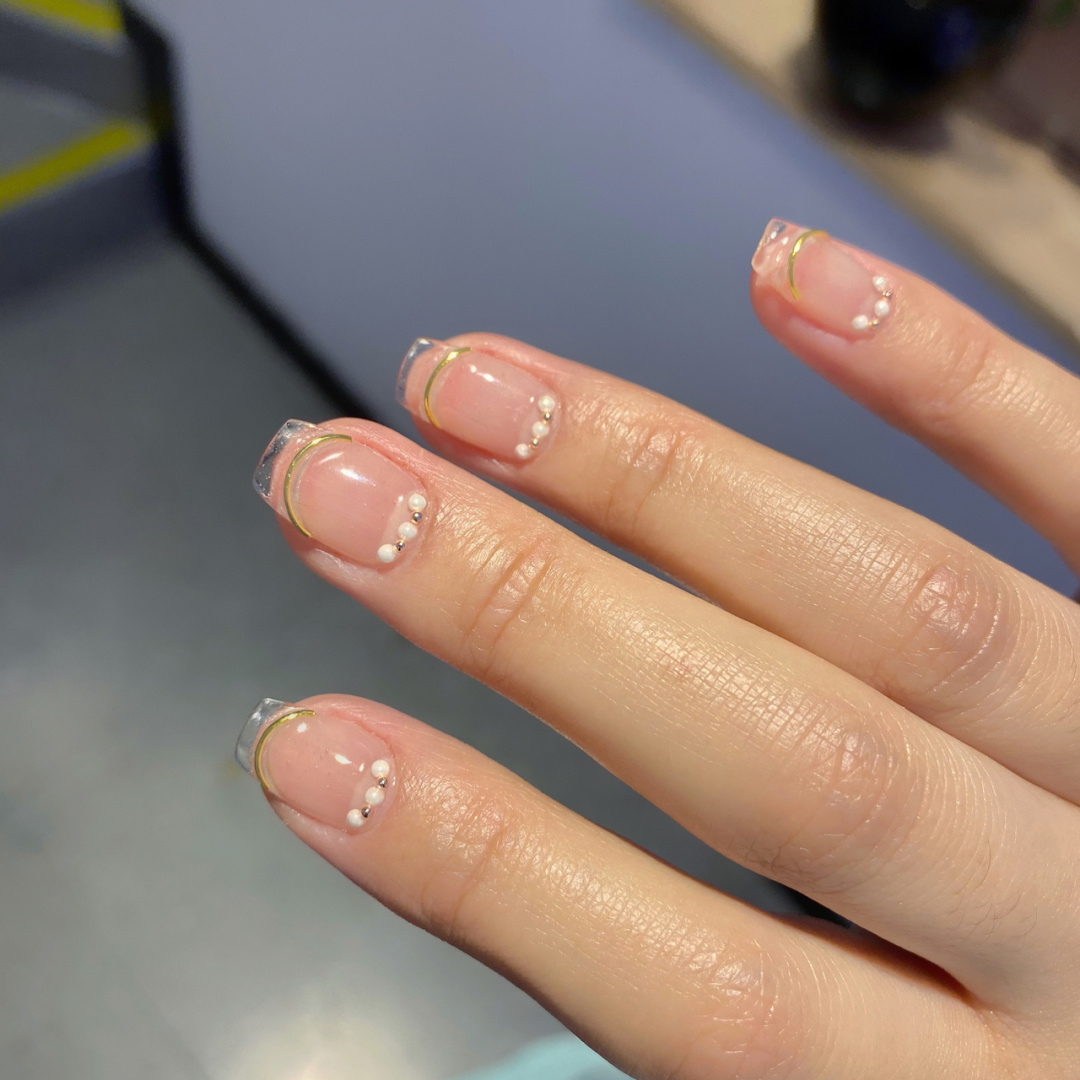 Gợi ý loạt mẫu nails vùa xinh lại đơn giản dành cho các cô dâu  - Ảnh 10.