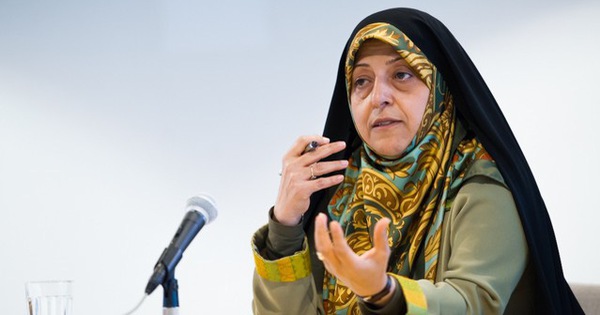 Báo Iran: Phó Tổng thống Iran Masoumeh Ebtekar dương tính với virus corona - Ảnh 1.