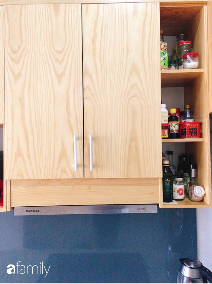Phòng bếp chỉ rộng 6m² nhưng nhờ kinh nghiệm sắp xếp tối giản mẹ đảm ở Hà Nội vẫn khiến không gian ngăn nắp, gọn gàng - Ảnh 5.