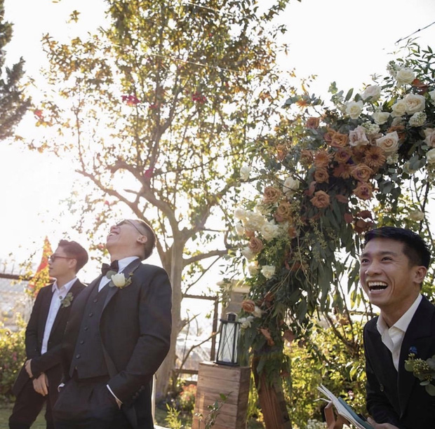 Loạt khoảnh khắc hiếm trong đám cưới Tóc Tiên: Từ lãng mạn, hạnh phúc đến vui vẻ, lầy lội có đủ - Ảnh 6.