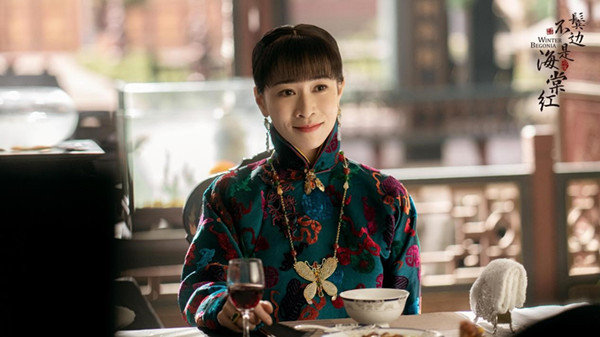 "B&ecirc;n t&oacute;c mai kh&ocirc;ng phải Hải Đường Hồng": Huỳnh Hiểu Minh &ocirc;m con lướt qua Xa Thi Mạn, fan gọi t&ecirc;n Nh&agrave;n Phi đến gi&agrave;nh chồng - Ảnh 3.