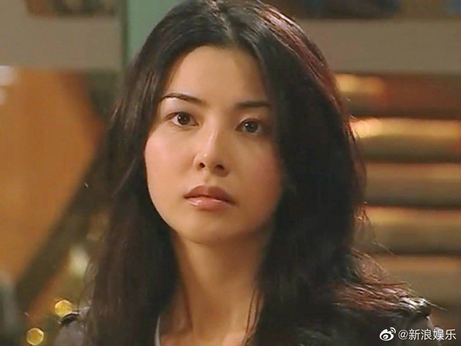 Cảnh sát đẹp nhất &quot;Bằng chứng thép&quot; của TVB: Qua mặt Xa Thi Mạn, vượt scandal nghiện cờ bạc để làm vợ Trịnh Y Kiện  - Ảnh 6.