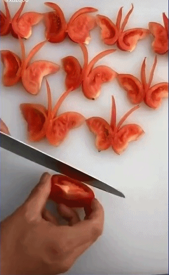 Cách tỉa cà chua thành hình bướm siêu xinh, vụng mấy cũng làm được ngay! - Ảnh 2.