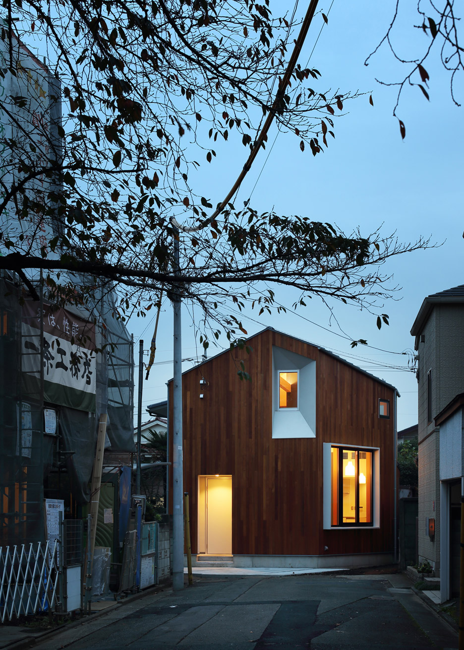 u-house-atelier-kukka-tokyo-japan-architecture-residentialdezeen9361-1583826784810214846129.jpg