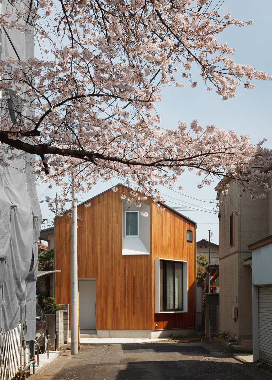 u-house-atelier-kukka-tokyo-japan-architecture-residentialdezeen9369-1583826783986416078238.jpg