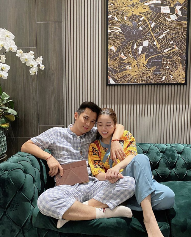 Sau 2 lần "tung hỏa mù" báo mang thai lần 5, hôm nay Hằng Túi chính thức xác nhận bầu bé út tên Sung - Ảnh 4. Sau 2 lần "tung hỏa mù" báo mang thai lần 5, hôm nay Hằng Túi chính thức xác nhận bầu bé út tên Sung - Ảnh 4.