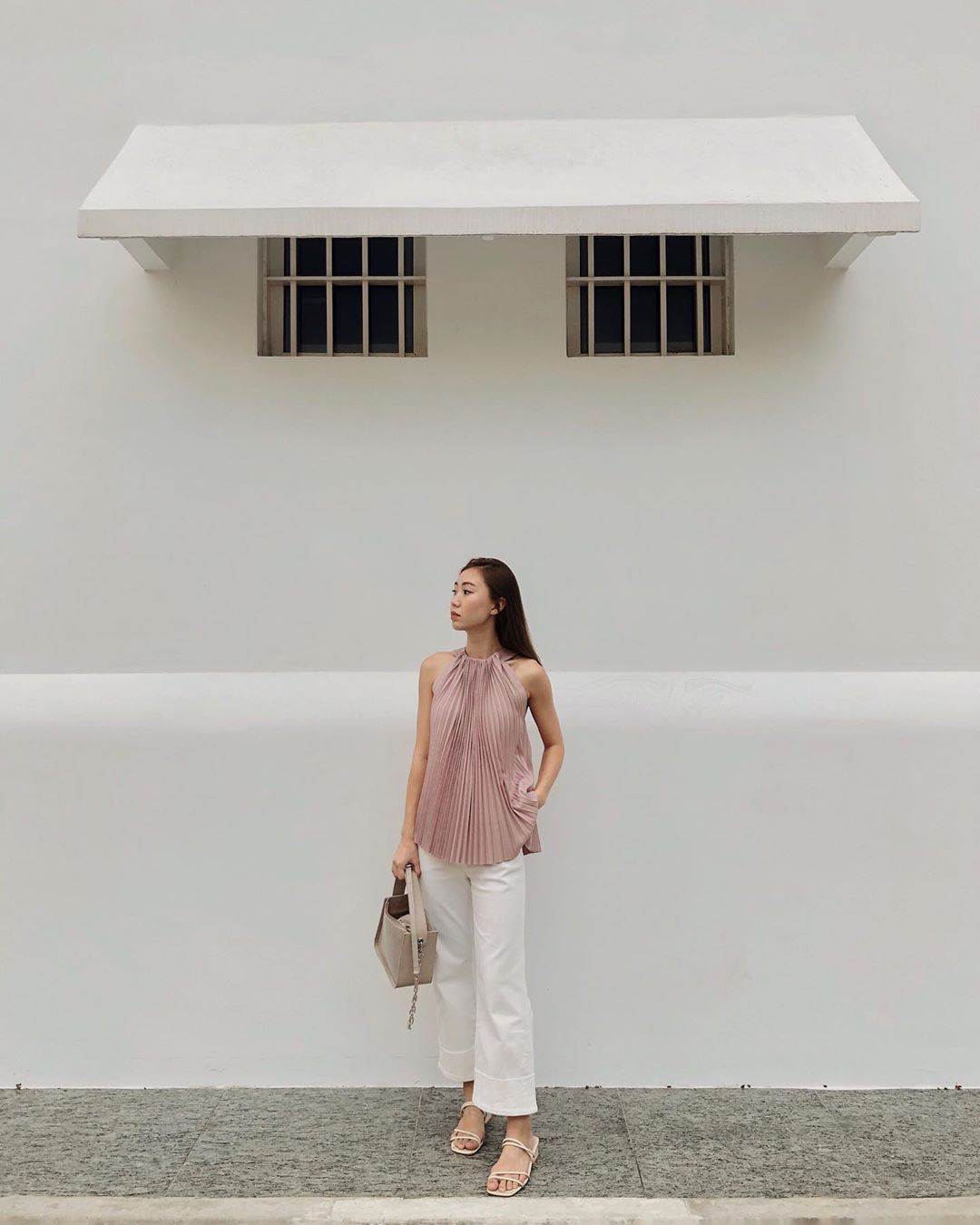 Item được lòng hội sành mốt nhất lúc này hẳn là guốc mũi vuông, diện lên vừa chơi vừa sang chảnh miễn bàn - Ảnh 6. Item được lòng hội sành mốt nhất lúc này hẳn là guốc mũi vuông, diện lên vừa chơi vừa sang chảnh miễn bàn - Ảnh 6.