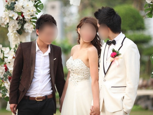 S&aacute;t ng&agrave;y cưới c&ocirc; g&aacute;i bỗng hối hận muốn hủy h&ocirc;n người y&ecirc;u 6 năm v&igrave; gặp lại trai ngh&egrave;o tỏ t&igrave;nh năm xưa giờ gi&agrave;u c&oacute;, đi xế hộp, ở nh&agrave; lầu - Ảnh 3.