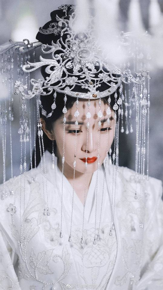 Cô dâu áo trắng lộng lẫy: Dương Mịch - Dương Tử - Trần Kiều Ân đẹp rực rỡ nhưng Trương Quân Ninh xuất sắc nhất - Ảnh 3.