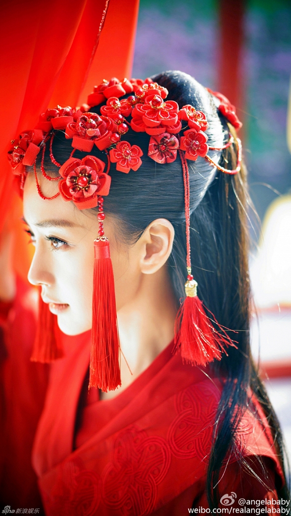 Váy đỏ rực rỡ nhất: Dương Mịch - Địch Lệ Nhiệt Ba - Triệu Lệ Dĩnh đẹp mê mẩn nhưng Angelababy mới là tiên nữ  - Ảnh 11.