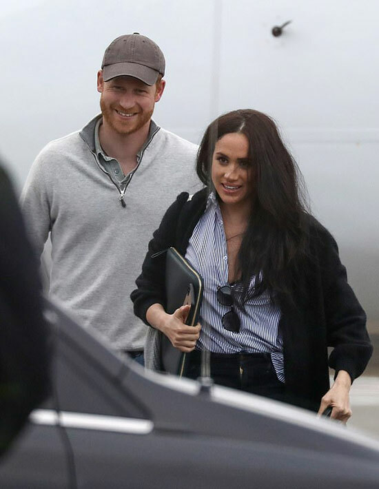 Vợ chồng Meghan Markle &quot;mắc kẹt&quot; ở Canada, khó quay lại Anh trong khi Công nương Kate đưa 3 con đi sắm đồ tích trữ trong mùa dịch Covid-19 - Ảnh 1.