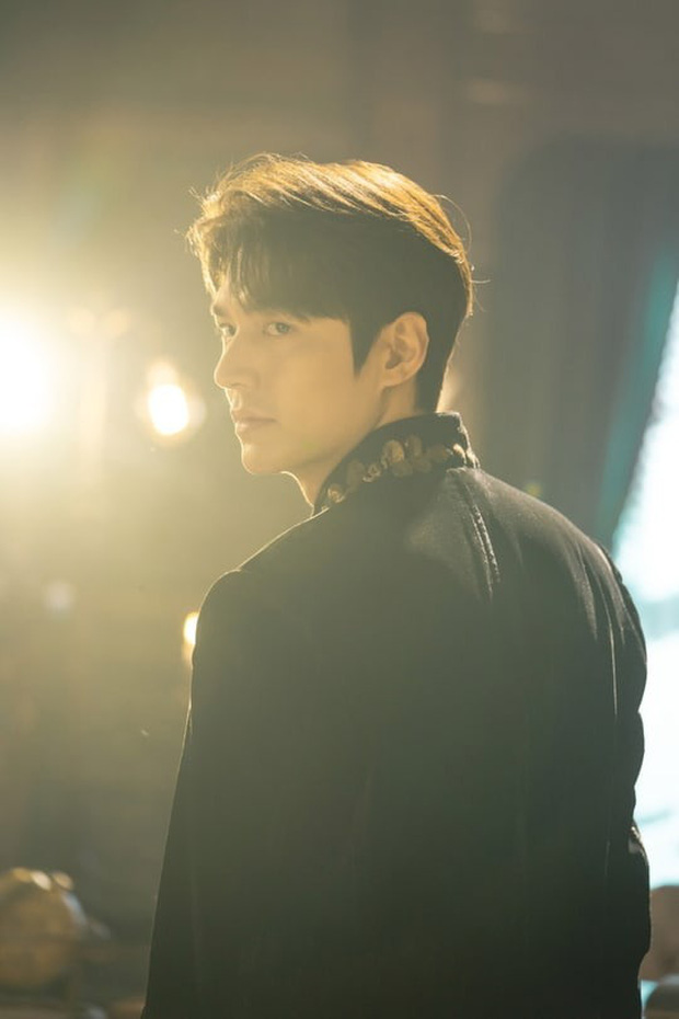 Phim mới của biên kịch &quot;Hậu duệ mặt trời&quot; chưa lên sóng, NSX đã tuyên bố đây sẽ là vai diễn hay nhất của Lee Min Ho - Ảnh 3.