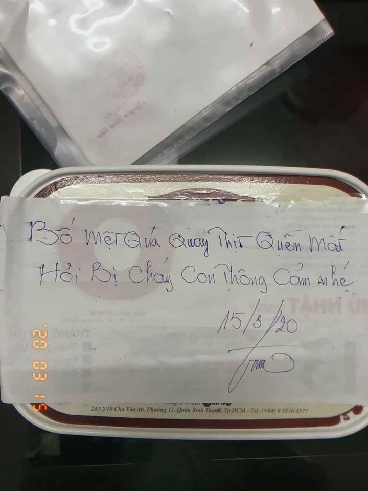 Tiếp tế đồ ăn cho con ở Hà Nội nhưng không may nấu bị cháy, bố gửi kèm tờ giấy giải thích lý do siêu đáng yêu không ai nhịn được cười - Ảnh 1.