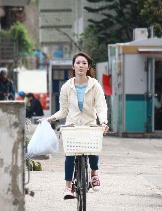 &quot;Lực lượng phản ứng 2020&quot; của TVB: La Trọng Khiêm đóng cặp Hoa hậu chân dài, kể chuyện Dương Di mang bầu  - Ảnh 3.