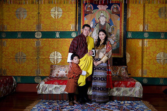 Hoàng hậu Bhutan hạ sinh em bé thứ hai, giới tính của đứa trẻ gây bất ngờ và thông điệp ý nghĩa của hoàng gia - Ảnh 2.