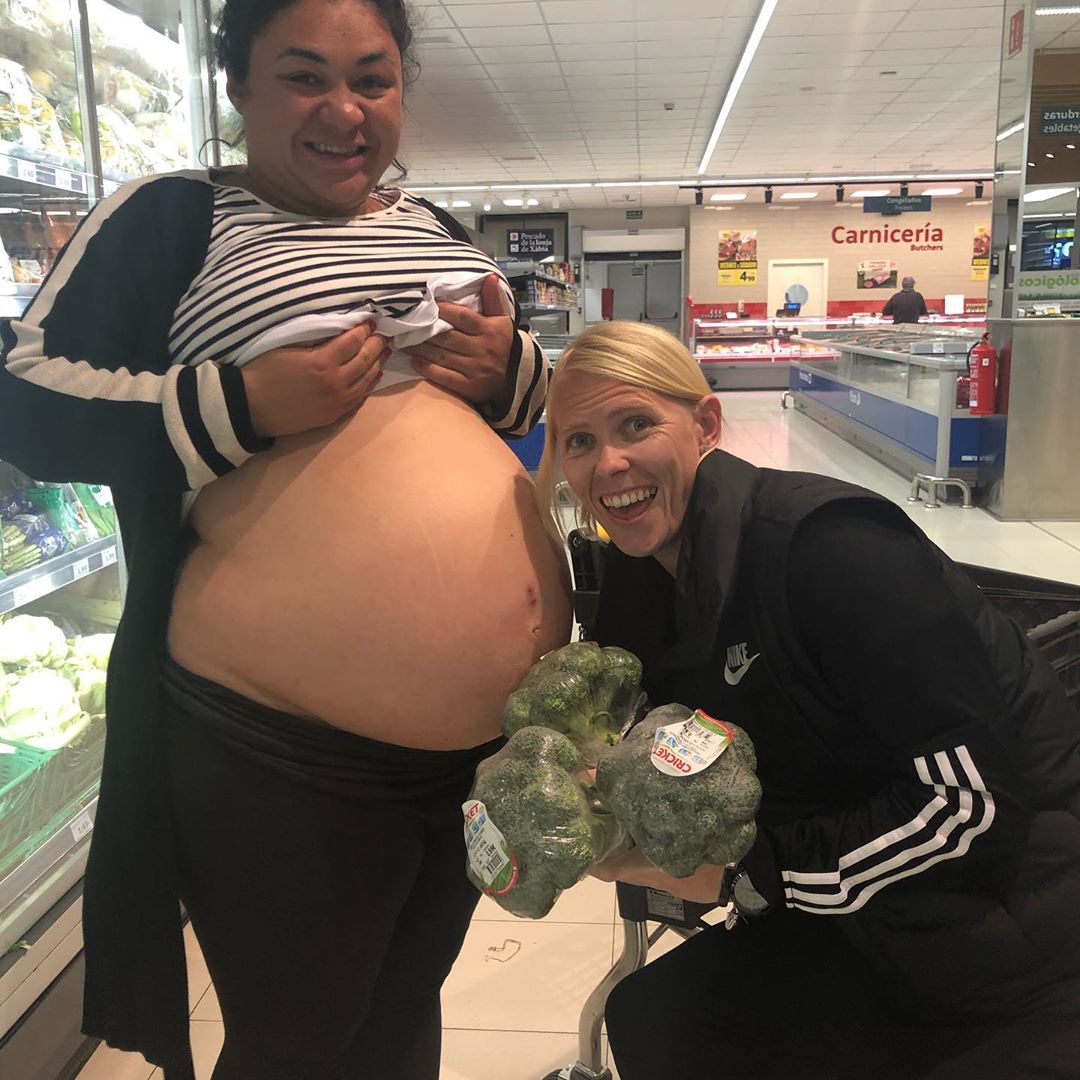 H&igrave;nh ảnh bụng bầu mang thai đ&ocirc;i, thai ba l&agrave; minh chứng cho thấy mẹ đ&atilde; mạnh mẽ như thế n&agrave;o, khiến nhiều ai nh&igrave;n th&ocirc;i cũng thấy x&oacute;t xa - Ảnh 11.