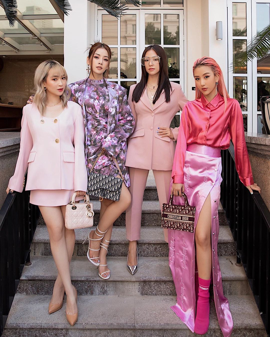 Chi Pu, Quỳnh Anh Shyn, Salim, Sun HT: Hội chị em vô địch vũ trụ toàn diện đồ kén dáng, khó cảm mà vẫn cân được hết mới tài - Ảnh 1. Chi Pu, Quỳnh Anh Shyn, Salim, Sun HT: Hội chị em vô địch vũ trụ toàn diện đồ kén dáng, khó cảm mà vẫn cân được hết mới tài - Ảnh 1.