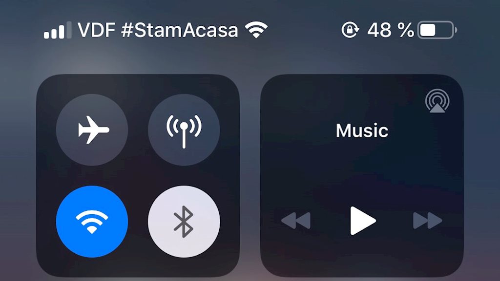 Nhà mạng thế giới hiển thị thông điệp “ở nhà” trên iPhone - Ảnh 2.