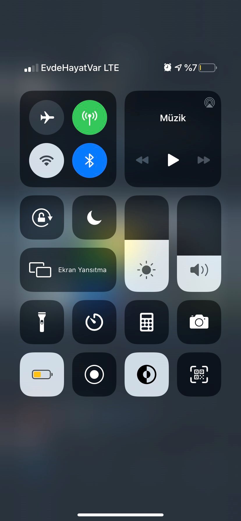 Nhà mạng thế giới hiển thị thông điệp “ở nhà” trên iPhone - Ảnh 5.