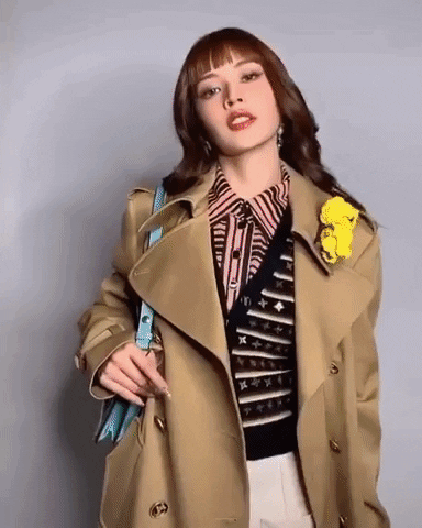Sao Việt đu trend thay đồ tr&ecirc;n TikTok: Chi Pu qu&aacute; đỉnh, Diệp L&acirc;m Anh bồng con &ldquo;chơi lớn&rdquo;, Ngọc Trinh diện 8 bộ quay hết 2 tiếng - Ảnh 1.