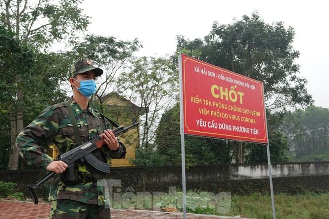 259 học viên Biên phòng lên biên giới dầm mưa chống đại dịch - Ảnh 3.