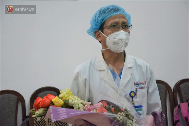 Tâm sự của bác sĩ chữa khỏi Covid-19 cho 3 bệnh nhân ở Đà Nẵng: Chúng tôi hứa sẽ tiếp tục chiến đấu vì cuộc chiến này còn dài - Ảnh 6.