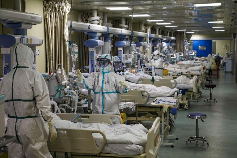 Mọi thứ trở nên hỗn loạn chưa từng thấy: Các bệnh viện Mỹ đang vỡ trận vì đại dịch virus corona - Ảnh 7.