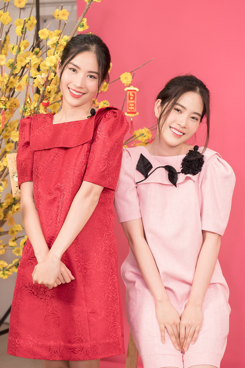 Nam Anh &ndash; Nam Em: So s&aacute;nh với l&uacute;c c&ograve;n ph&egrave;n mới thấy 2 chị em đ&atilde; l&ecirc;n đời ra sao nhờ đổi makeup, t&oacute;c tai - Ảnh 6.