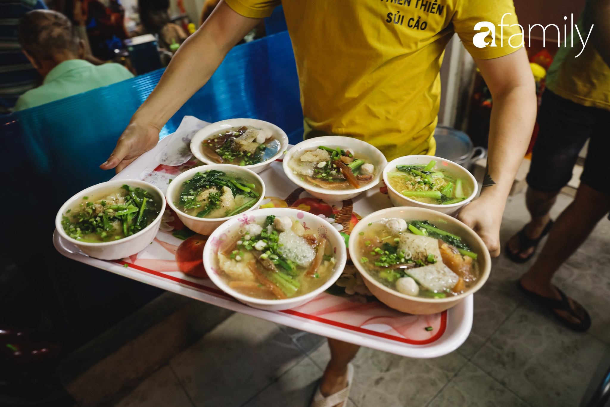 Chiều chiều kéo nhau đi ăn tiệm ở phố sủi cảo Hà Tôn Quyền, nét văn hóa thú vị của người Sài Gòn - Ảnh 11.