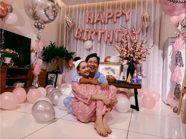 Nối bước các chị em sinh con liên tục trong showbiz, Nhã Phương hé lộ năm sau sẽ sinh thêm em bé cho Trường Giang - Ảnh 4. Nối bước các chị em sinh con liên tục trong showbiz, Nhã Phương hé lộ năm sau sẽ sinh thêm em bé cho Trường Giang - Ảnh 4.