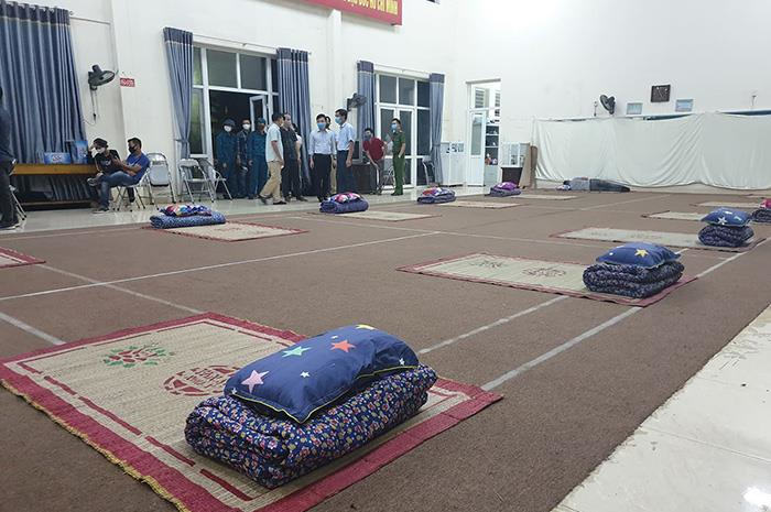 Ra đường không lý do mùa dịch covid -19, hơn 40 người bị đưa về khu tập trung - Ảnh 2. Ra đường không lý do mùa dịch covid -19, hơn 40 người bị đưa về khu tập trung - Ảnh 2.