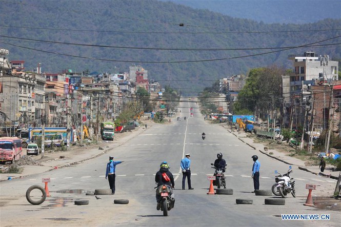 Đời sống trên thế giới thời phong tỏa vì COVID-19 - Ảnh 4.