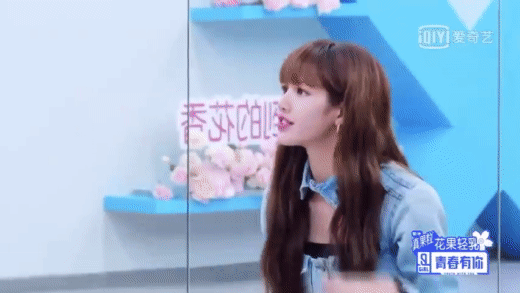 Vì đọc nhầm tên thí sinh, Lisa (BLACKPINK) bị chê không trách nhiệm bằng Thái Từ Khôn - Ảnh 4. Vì đọc nhầm tên thí sinh, Lisa (BLACKPINK) bị chê không trách nhiệm bằng Thái Từ Khôn - Ảnh 4.