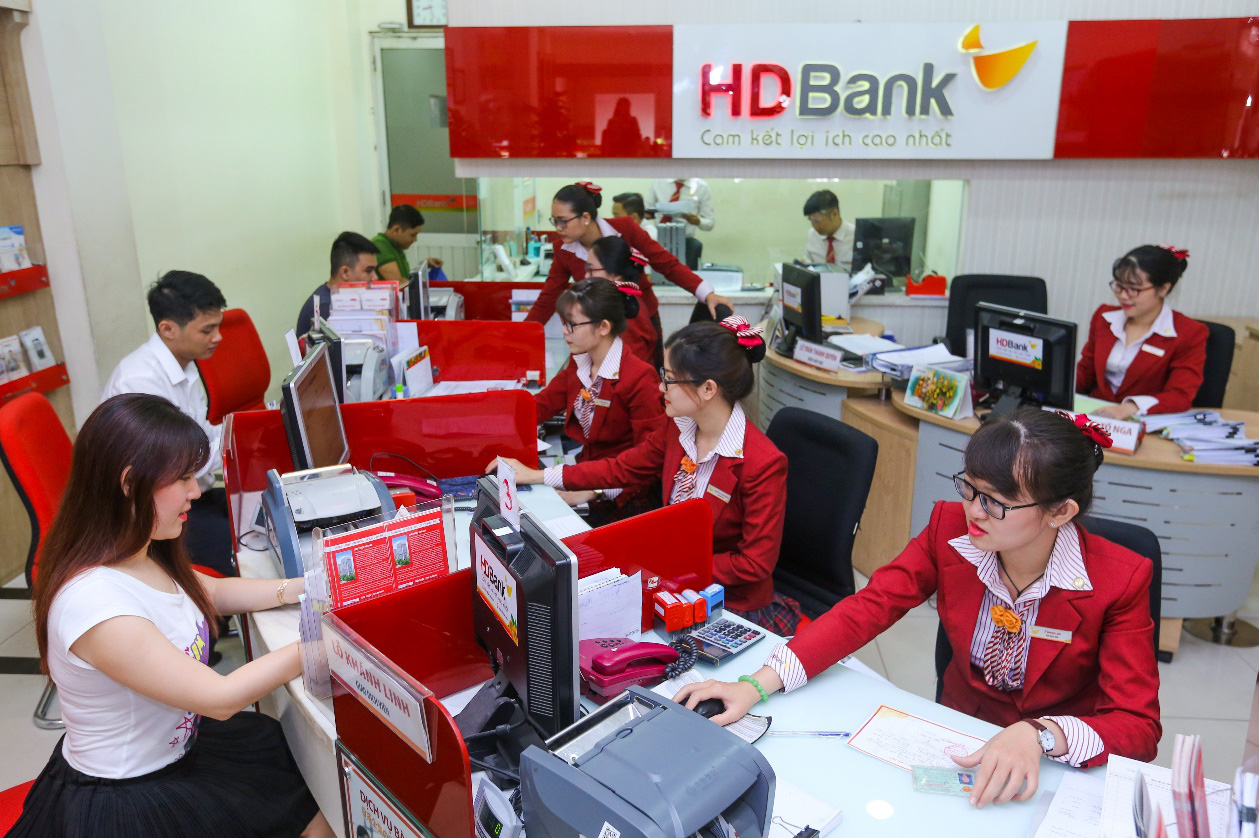 Mừng 8/3, HDBank trao gửi ngàn quà tặng yêu thương đến phái đẹp - Ảnh 2.