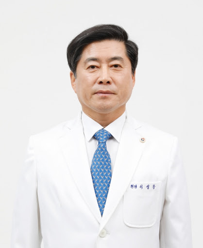 Tâm thư xúc động của Chủ tịch hội y khoa Daegu: Hãy cứu bệnh nhân bằng máu, mồ hôi và nước mắt của chúng ta; xin hãy cứu lấy Daegu - Ảnh 1.
