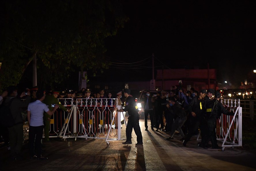 Hồi ức Sơn Lôi: "21 ngày đóng chốt cách ly, 20 ca sinh nở mẹ tròn con vuông, bác sĩ và những giây phút căng thẳng tột độ" - Ảnh 1. Hồi ức Sơn Lôi: "21 ngày đóng chốt cách ly, 20 ca sinh nở mẹ tròn con vuông, bác sĩ và những giây phút căng thẳng tột độ" - Ảnh 1.