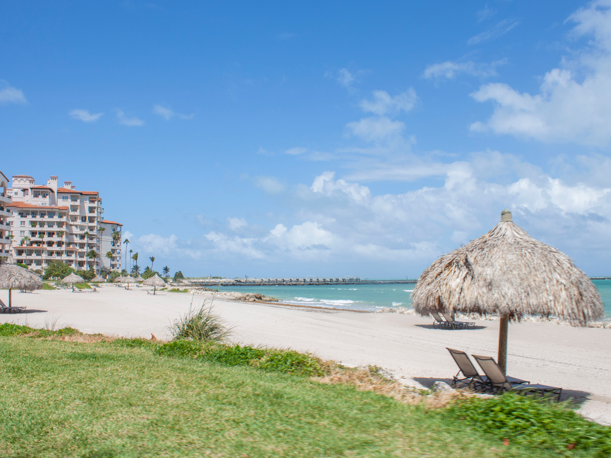 Ngắm hòn đảo tư nhân tại Miami, cát trên bãi biển được nhập khẩu từ Bahamas và cư dân đều có thu nhập trung bình từ 50 tỷ/tháng - Ảnh 11.