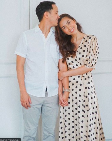 Hiếm hoi khoe ảnh chụp chung cùng vợ, ông xã doanh nhân của Tăng Thanh Hà lại khiến dân tình ghen tị vì thể hiện hành động tình cảm này - Ảnh 2. Hiếm hoi khoe ảnh chụp chung cùng vợ, ông xã doanh nhân của Tăng Thanh Hà lại khiến dân tình ghen tị vì thể hiện hành động tình cảm này - Ảnh 2.
