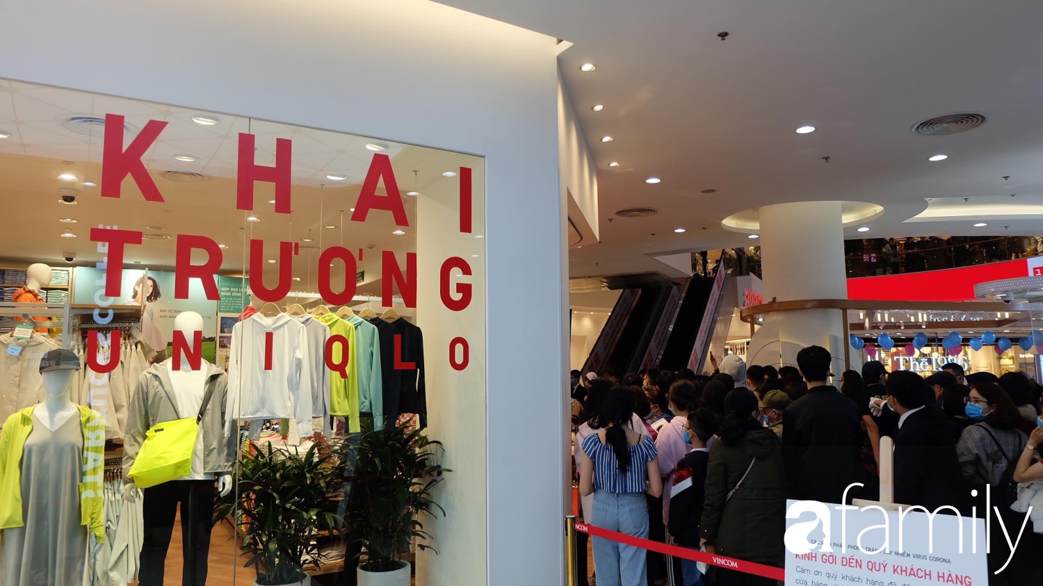 Giờ G đã điểm, UNIQLO chính thức khai trương 