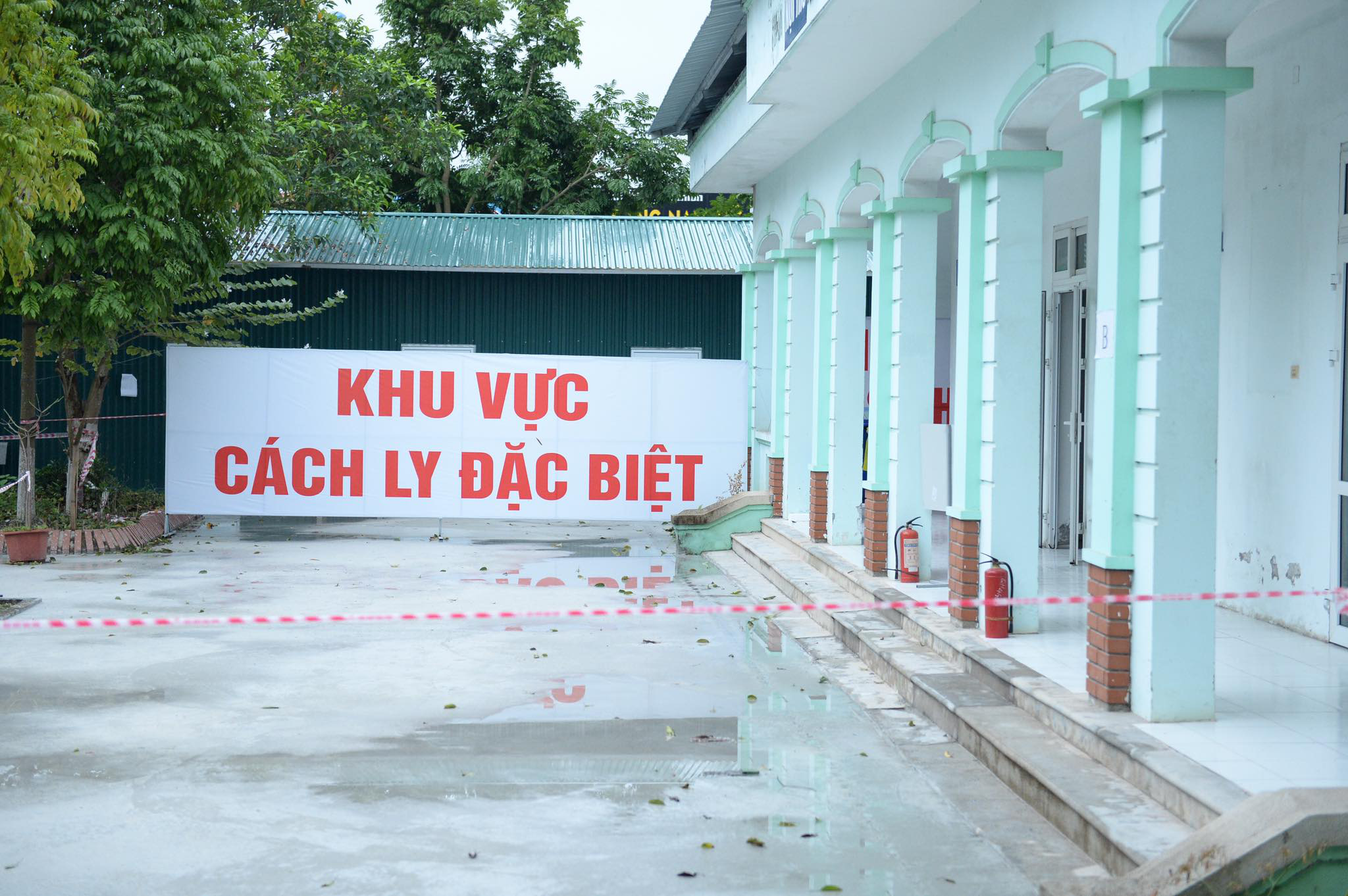 Tâm sự se thắt của những người trong khu cách ly vửa được dỡ bỏ tại Vĩnh Phúc - Ảnh 2.