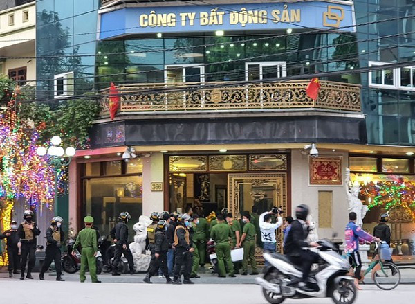 Thái Bình: Thêm 2 đàn em của cặp vợ chồng đại gia BĐS Đường Dương bị bắt giam - Ảnh 1.