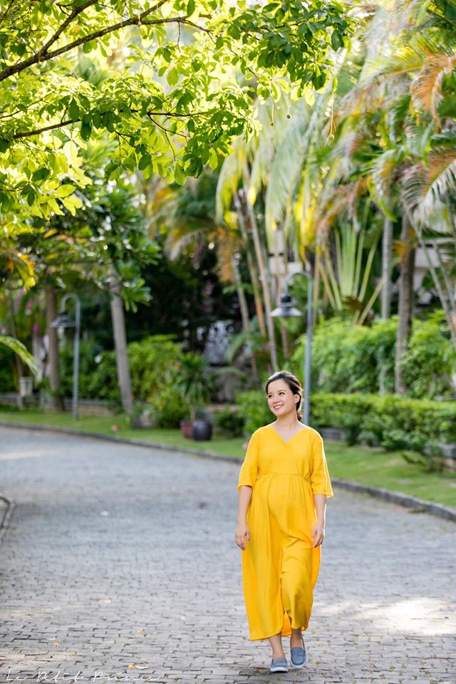 Sinh con thứ tư mới được 4,5 tháng , MC Minh Trang vẫn lấy lại vóc dáng nhanh đáng nể nhờ kiên trì làm việc này mỗi ngày - Ảnh 2. Sinh con thứ tư mới được 4,5 tháng , MC Minh Trang vẫn lấy lại vóc dáng nhanh đáng nể nhờ kiên trì làm việc này mỗi ngày - Ảnh 2.