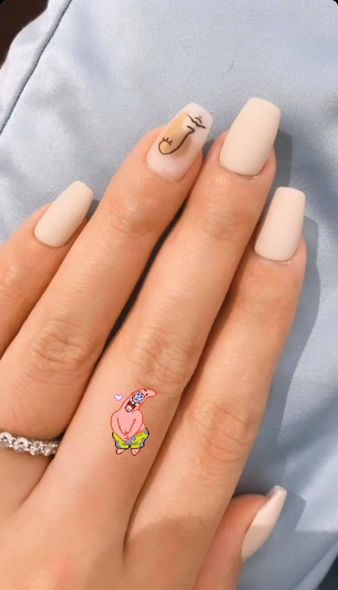 Cứu tinh cho nàng nghiện làm nail, chỉ 2 phút có ngay bộ móng xịn như ngoài tiệm, đến Á hậu Thanh Tú cũng &quot;dự trù&quot; luôn 2 bộ - Ảnh 4.